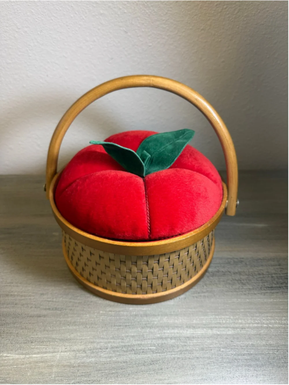 Vintage Dritz Apple Sewing Basket Red Velvet Pincushion Lid Wicker Storage Mint